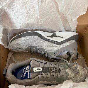 Mizuno Gray and White Athletic Shoes
